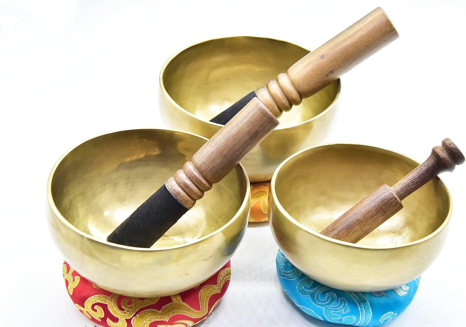 Chakra Healing Tibetan Singing Bowls Set of 3 pieces ~ Hand Hammered Himalayan Yoga Meditation Bowls – 4.5″ to 5.5″ – included 3 Mallets, and 3 cushions. Handmade in Nepal
